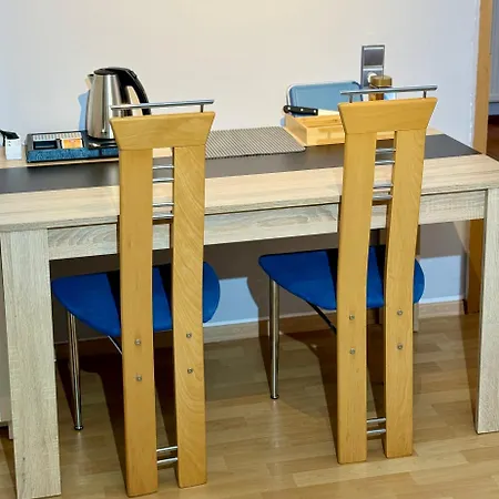 2 Zimmer, Garten, Terrasse, Bad Mit Dusche Und Wc Und Gemeinschaftskueche * Ilsede