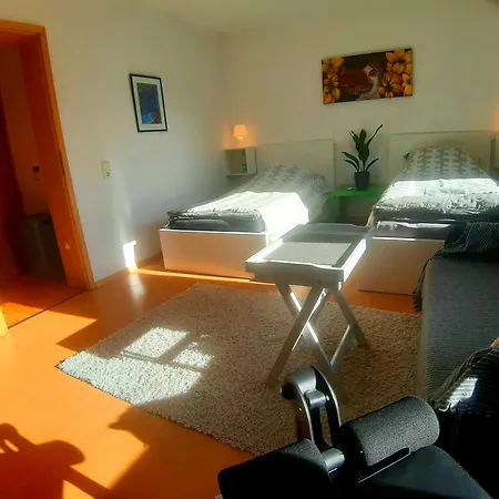 2 Zimmer, Garten, Terrasse, Bad Mit Dusche Und Wc Und Gemeinschaftskueche Ξενοδοχείο